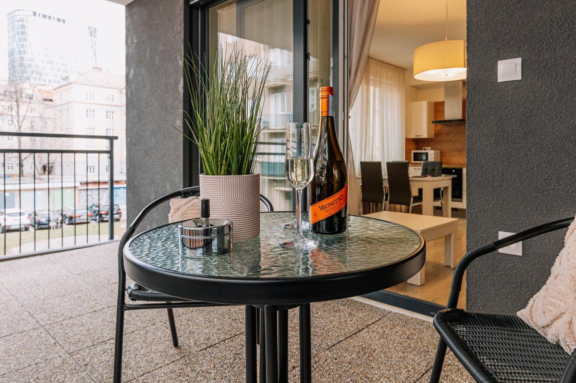 Skau 2 Old Town Family & Business Apartment 2 Floor Free Parking Μπρατισλάβα Εξωτερικό φωτογραφία