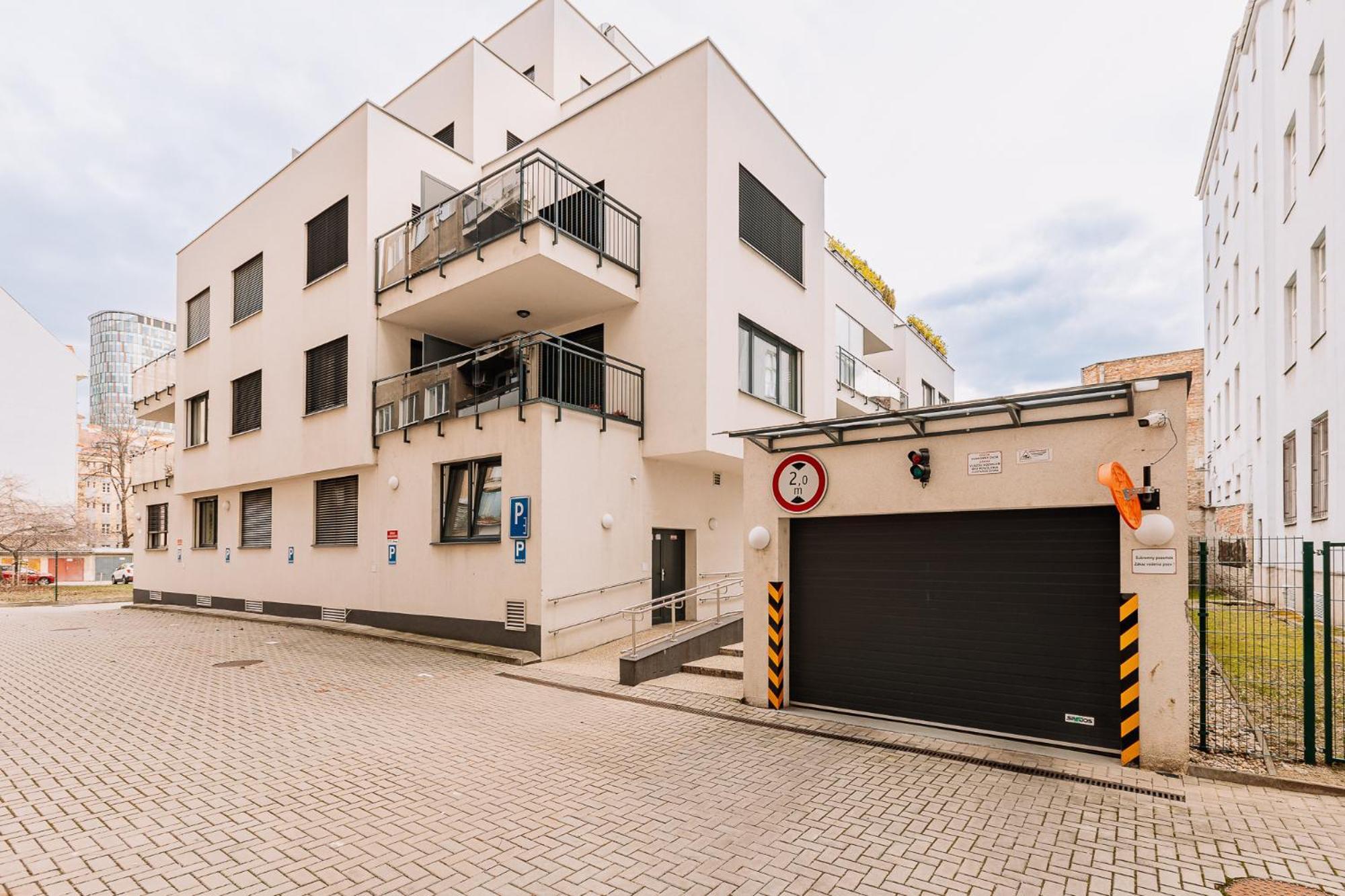 Skau 2 Old Town Family & Business Apartment 2 Floor Free Parking Μπρατισλάβα Εξωτερικό φωτογραφία