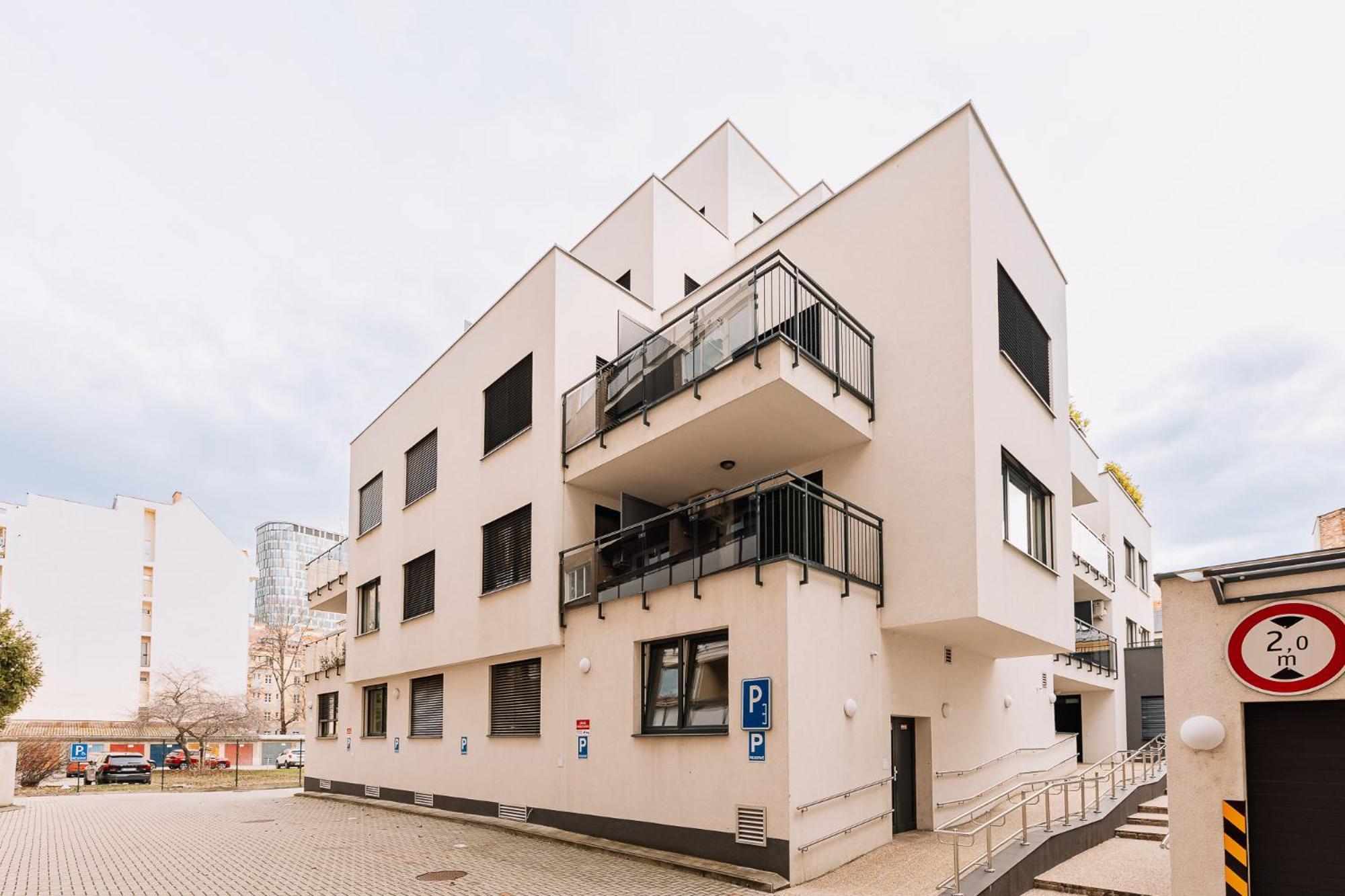 Skau 2 Old Town Family & Business Apartment 2 Floor Free Parking Μπρατισλάβα Εξωτερικό φωτογραφία